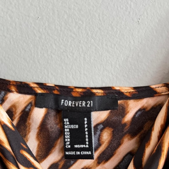 Forever 21 leopard print Dress - Picture 5 of 6